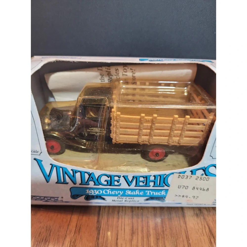 ERTL Classic Vehicles 1930 Chevy Delivery Stake Truck 1:43  # 2503